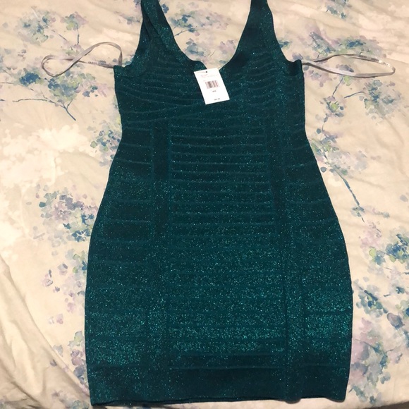 Guess Dresses & Skirts - NWT Guess Glam sparkling bodycon dress 👗